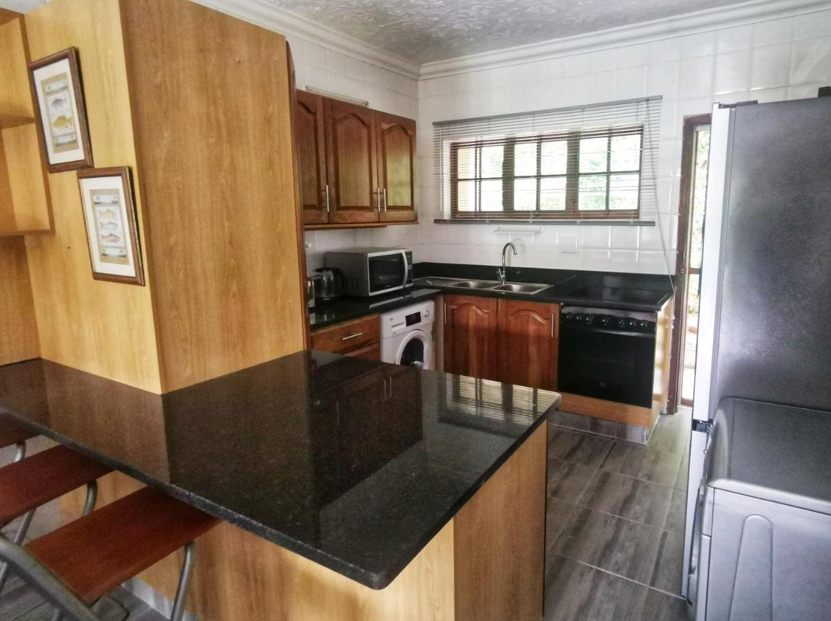Eden Wilds Unit 48 & 47 & 31 Apartment Port Edward Bagian luar foto